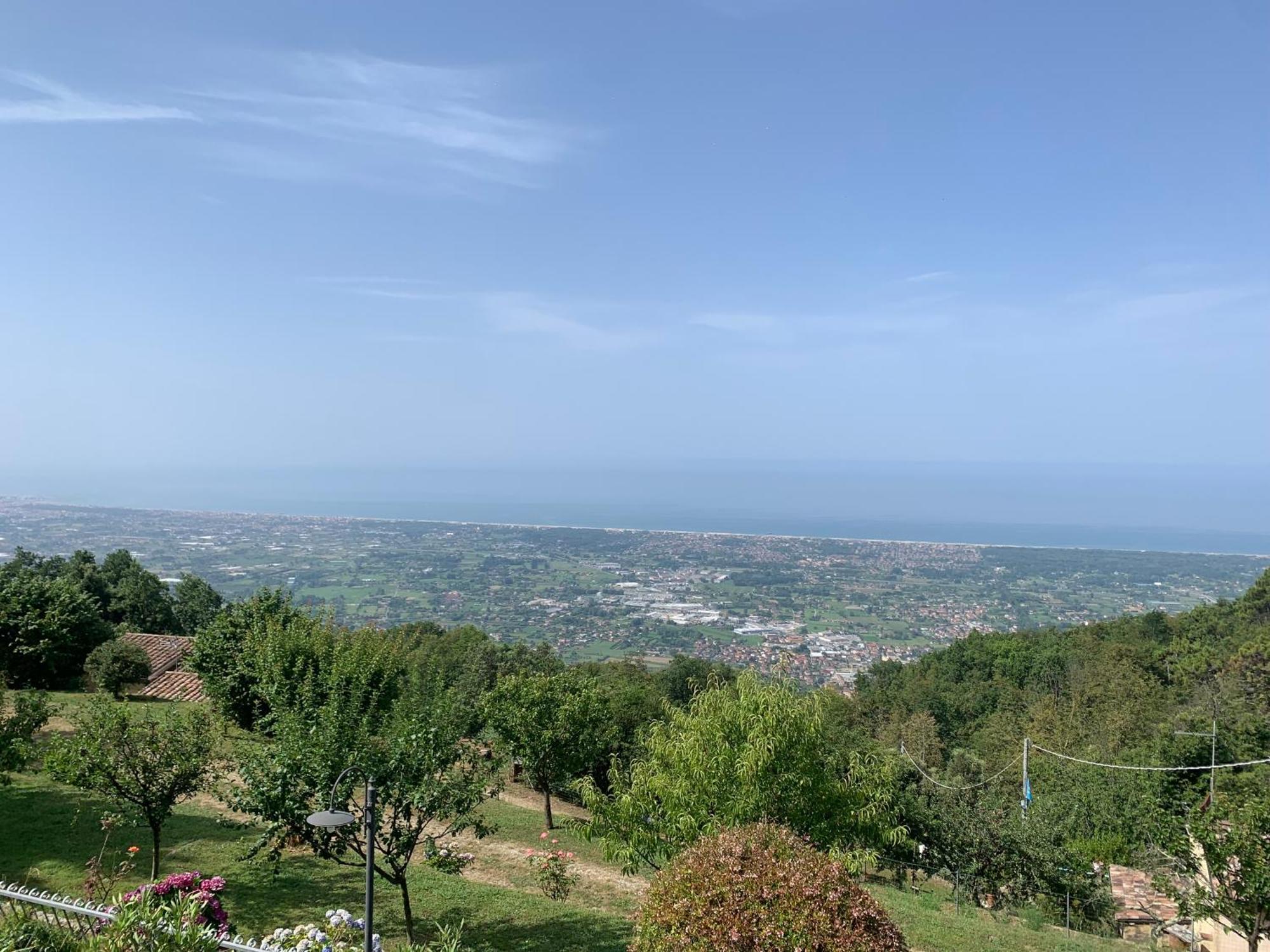 La Terrazza Sulla Versilia Пьетразанта Экстерьер фото