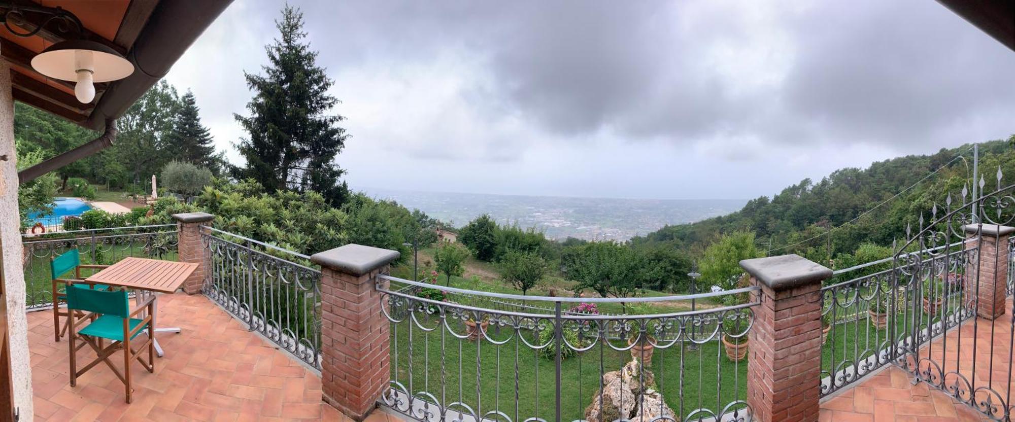 La Terrazza Sulla Versilia Пьетразанта Экстерьер фото