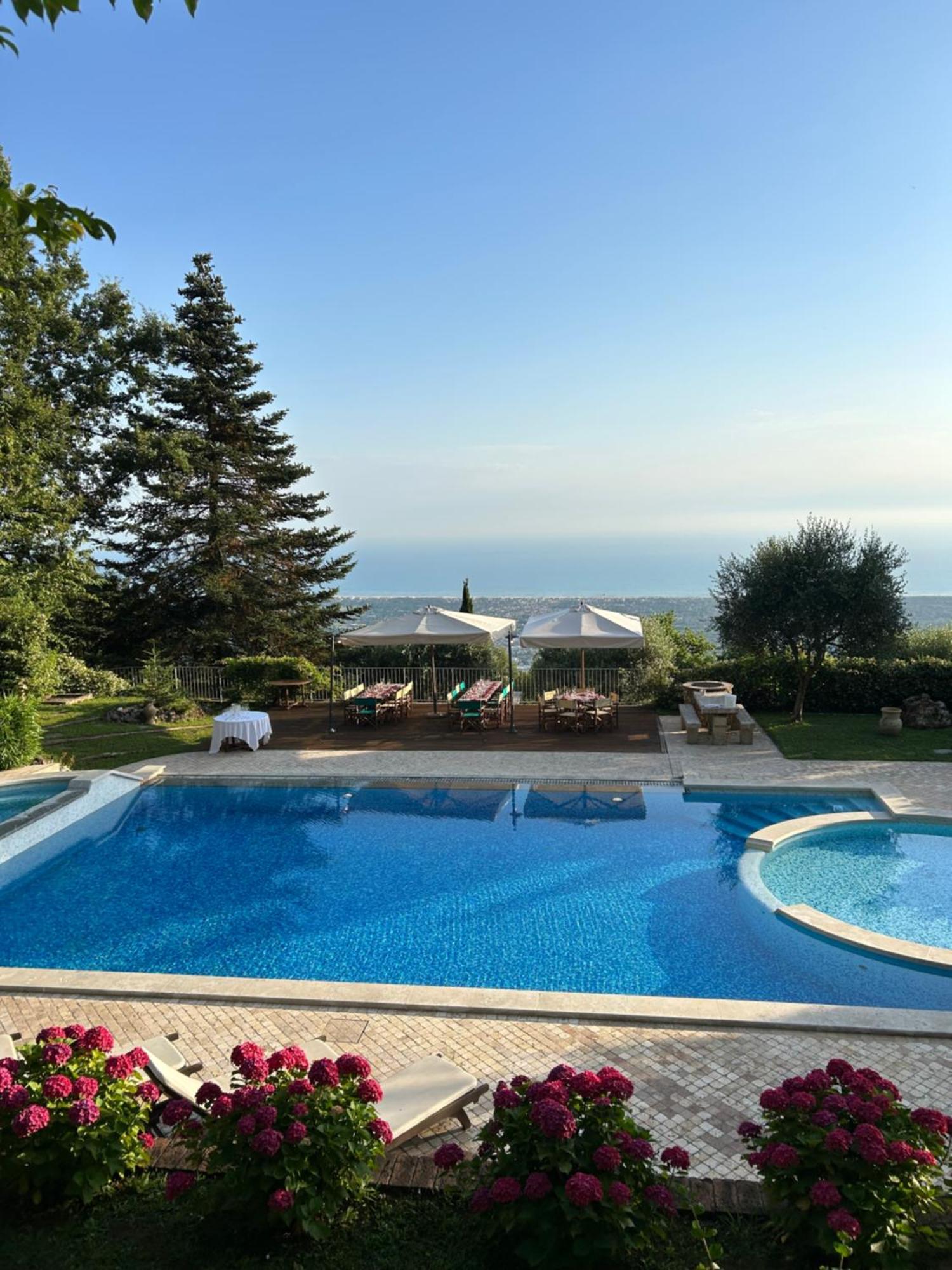 La Terrazza Sulla Versilia Пьетразанта Экстерьер фото